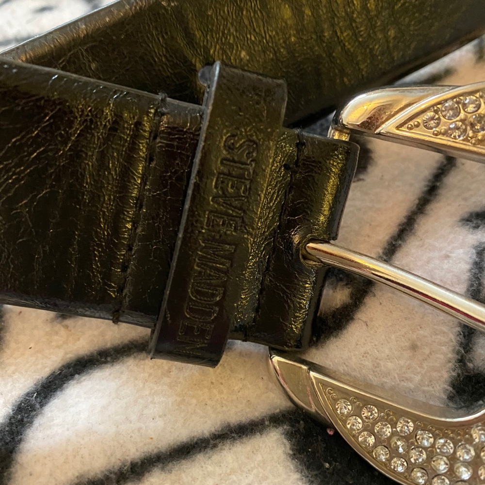 Used Steve Madden ladies belt.